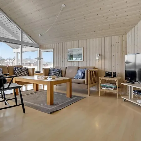 Feriehus Hyggeligt Hjem I Idestrup Med Sauna *