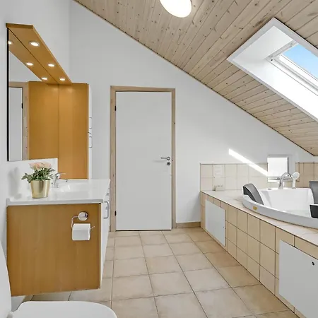 Feriehus Hyggeligt Hjem I Idestrup Med Sauna *