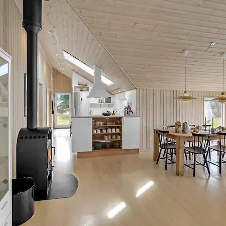 4 Bedroom Lovely In Idestrup * Bøtø By